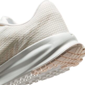 “Nike W RUN DEFY”