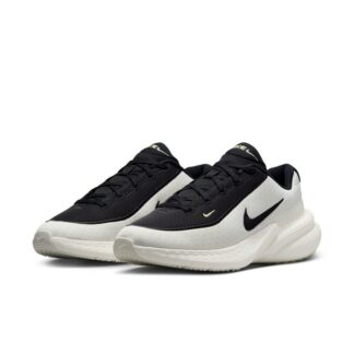 "Nike UPLIFT SC"